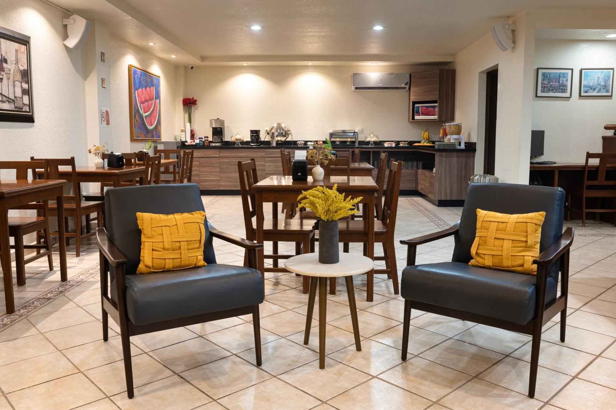 Hotel Quinta San Carlos Inn Manuel Valdez Екстер'єр фото