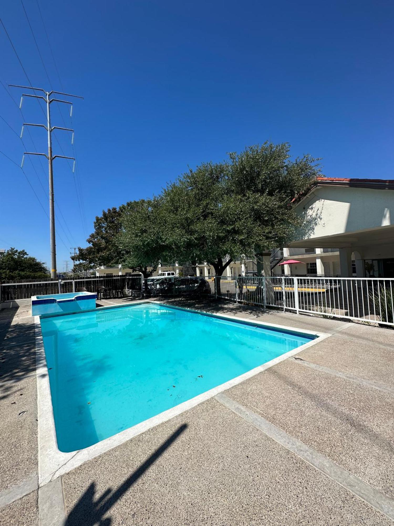 Hotel Quinta San Carlos Inn Manuel Valdez Екстер'єр фото
