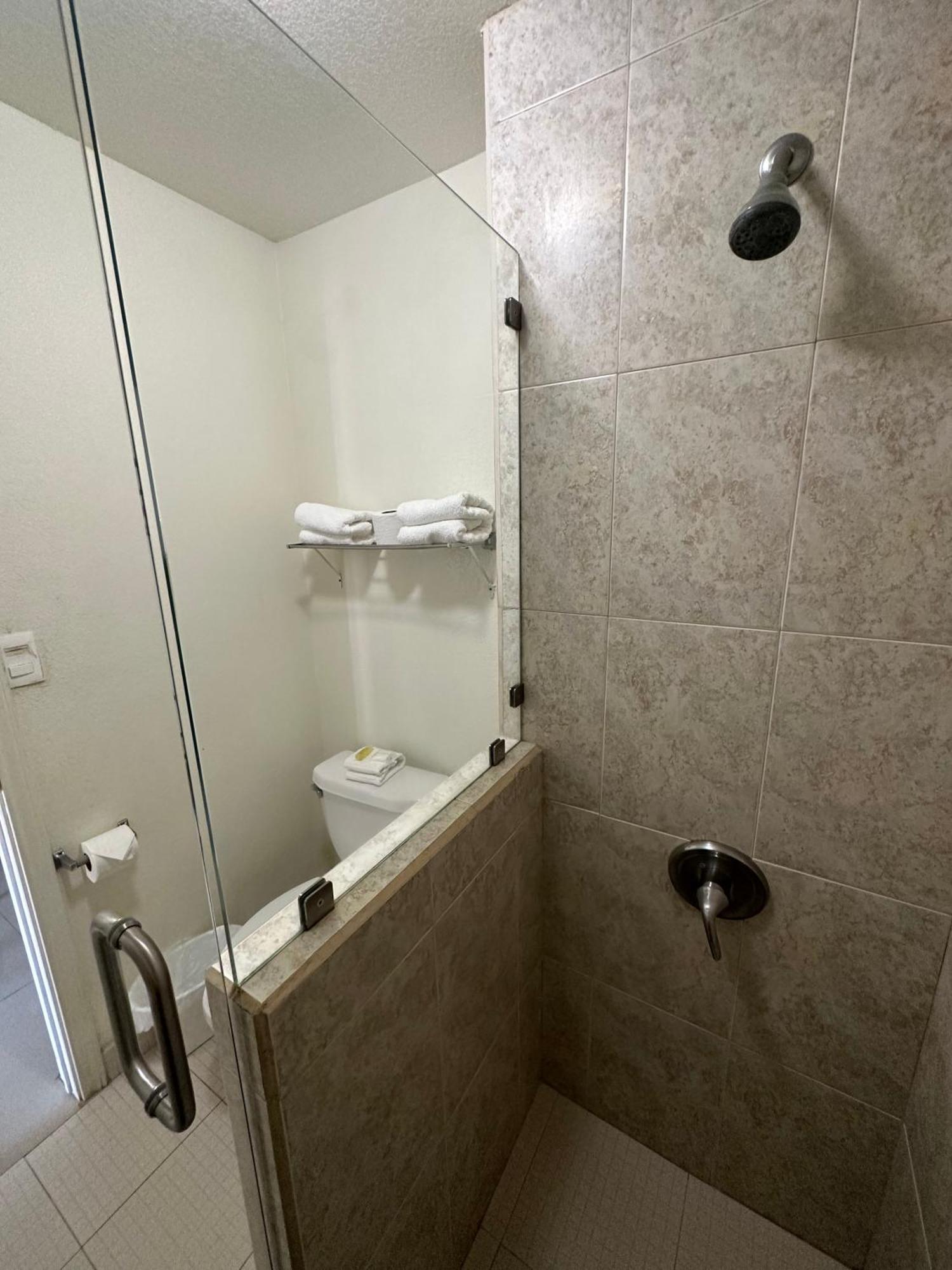 Hotel Quinta San Carlos Inn Manuel Valdez Екстер'єр фото