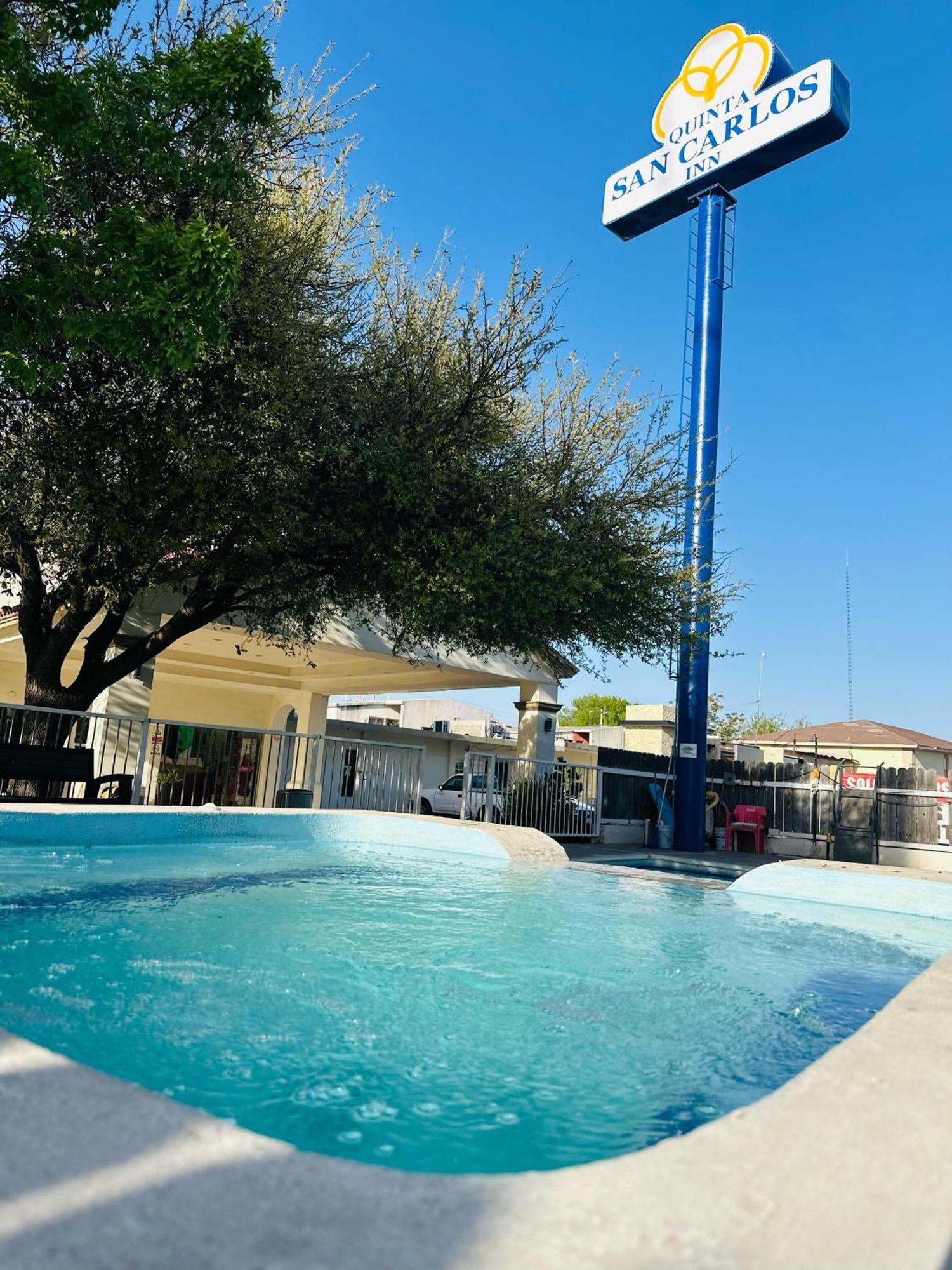 Hotel Quinta San Carlos Inn Manuel Valdez Екстер'єр фото
